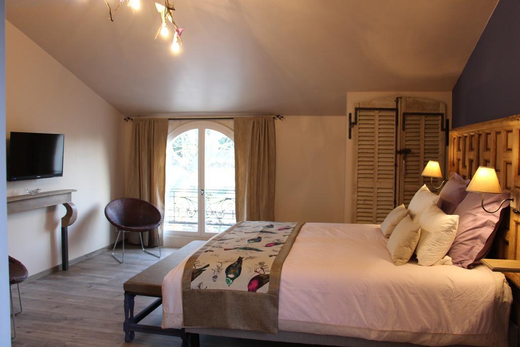 Sous Les Platanes B&B Châteaurenard Oda fotoğraf