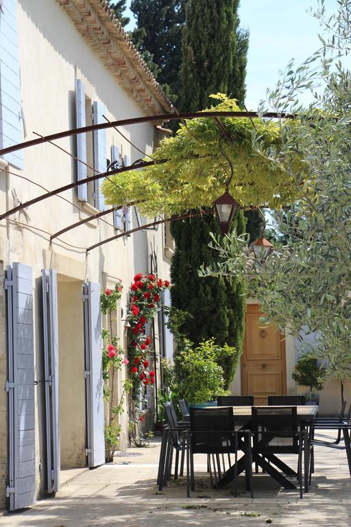 Sous Les Platanes B&B Châteaurenard Dış mekan fotoğraf