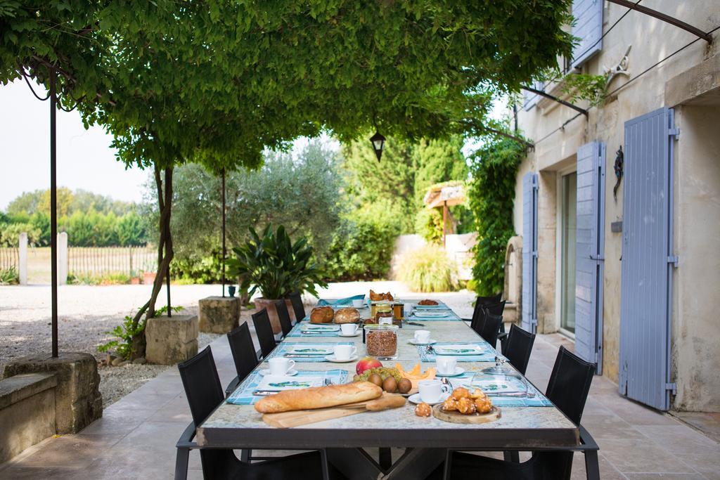Sous Les Platanes B&B Châteaurenard Dış mekan fotoğraf