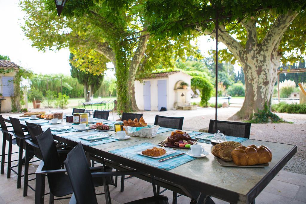 Sous Les Platanes B&B Châteaurenard Dış mekan fotoğraf